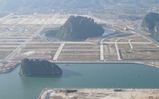 Quang Ninh denies giant rockery mountain island formation near Ha Long Bay ảnh 1