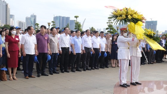 Delegation of Party’s Internal Affairs sector commemorates President Ho Chi Minh ảnh 1