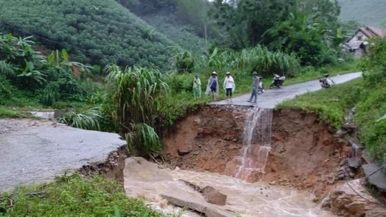  Hundreds of households promptly evacuated after floods hit Northern region ảnh 1