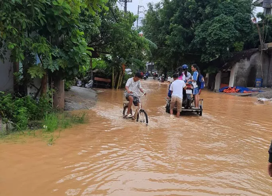  Hundreds of households promptly evacuated after floods hit Northern region ảnh 4