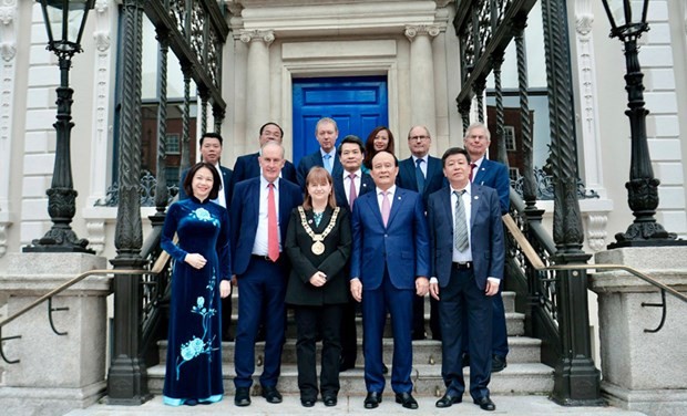 Hanoi intensifies cooperation with UK, Irish localities ảnh 2