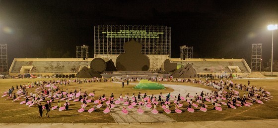 3,000 people wrapped up in preliminary rehearsals of Xoe Thai program  ảnh 3