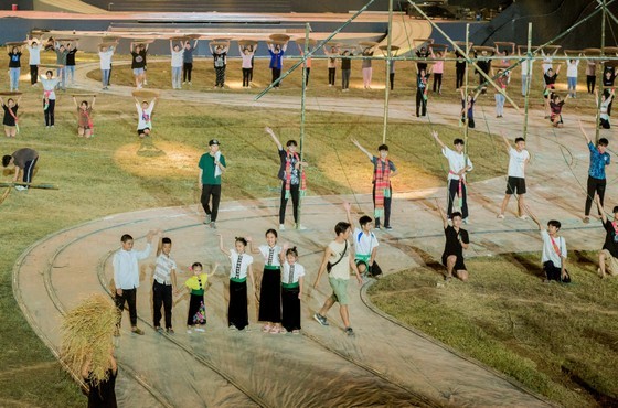 3,000 people wrapped up in preliminary rehearsals of Xoe Thai program  ảnh 2