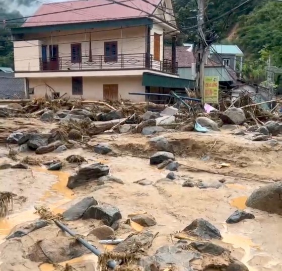 Nghe An Province urgently overcomes consequences after flash flood ảnh 2