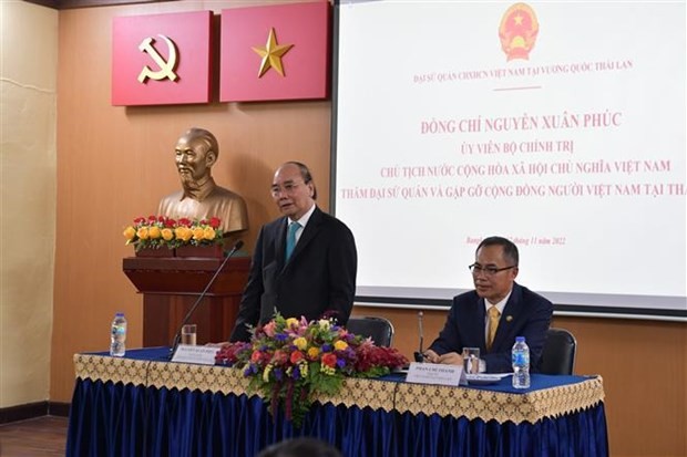 President visits Vietnamese in Thailand ảnh 2