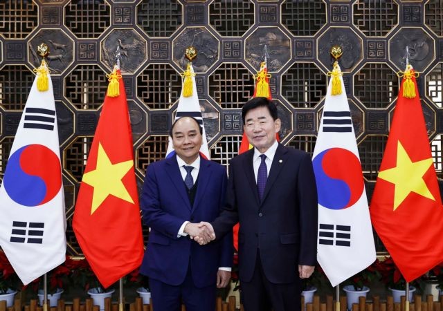 President Phuc meets RoK NA Speaker Kim Jin-pyo ảnh 1
