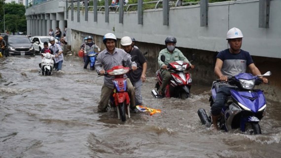 HCMC might install smart pumps to cope with street flooding ảnh 2