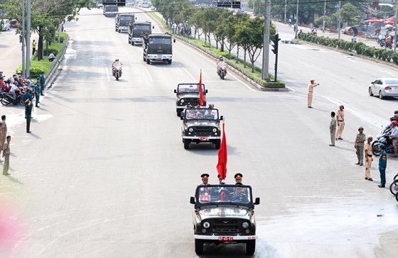 Former President Le Duc Anh laid to rest in HCMC ảnh 7