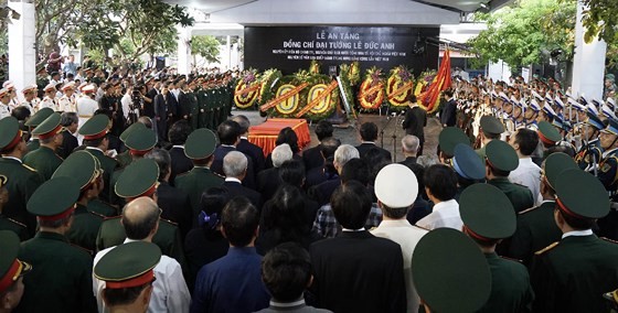 Former President Le Duc Anh laid to rest in HCMC ảnh 15