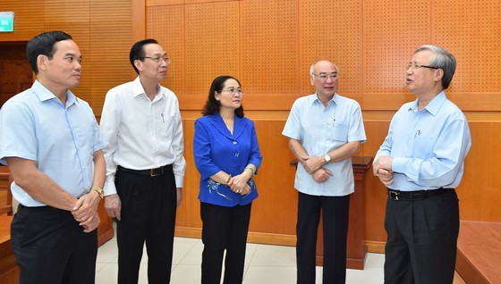 Science-technology must become main driving force in HCMC: Party Leader ảnh 4