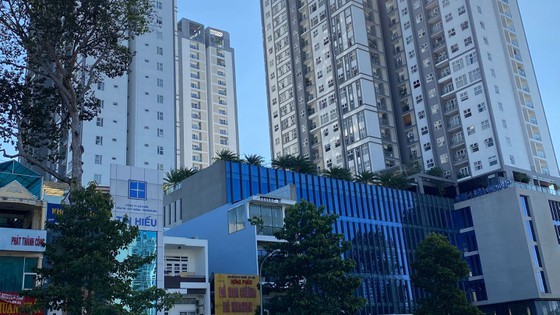 HCMC to sanction apartment project investors for lack of red books ảnh 1