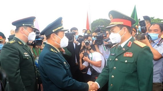 Vietnam, China hold sixth border defence friendship exchange ảnh 1