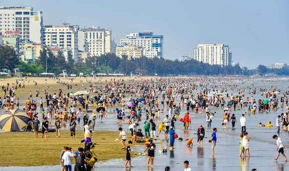 Rapid recovery in domestic tourism in Vietnam ảnh 1