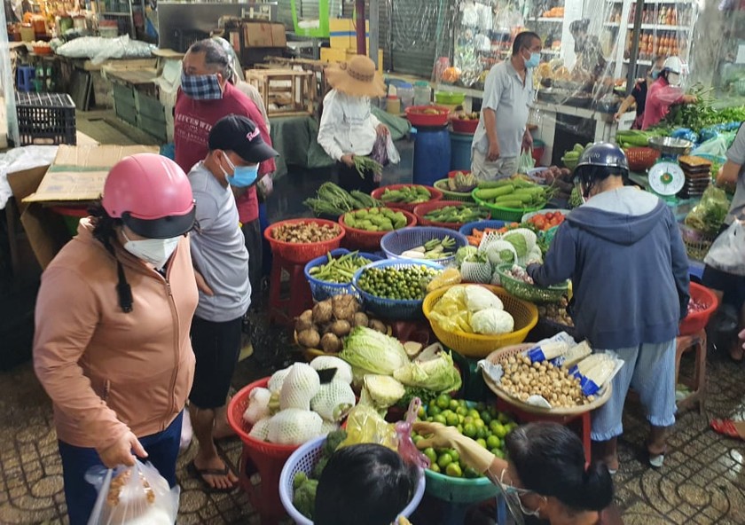 TPHCM sẽ mở lại chợ truyền thống để bán lương thực thực phẩm ảnh 2