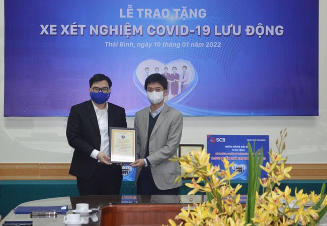 SCB tiếp tục trao tặng xe xét nghiệm lưu động tại Thái Bình, Thanh Hóa ảnh 2