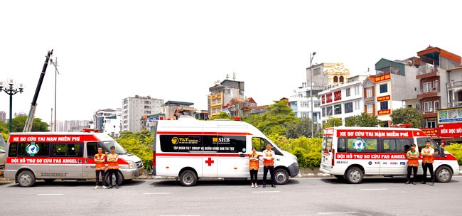 T&T Group và SHB tặng xe cứu thương cho Đội hỗ trợ sơ cứu FAS Angel Hà Nội ảnh 1