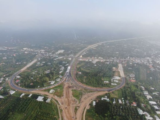 President attends traffic opening ceremony of Trung Luong - My Thuan Expressway ảnh 7