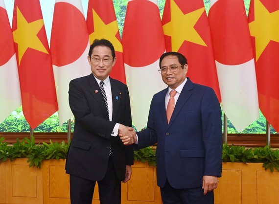 Japanese PM Kishida Fumio’s Vietnam visit helps advance bilateral ties ảnh 1