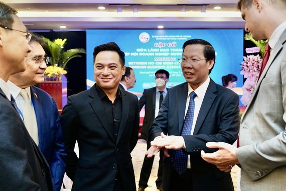 HCMC needs to take more actions to improve business, investment environment ảnh 1