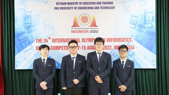 Vietnam wins four medals at 34th International Olympiad in Informatics ảnh 1