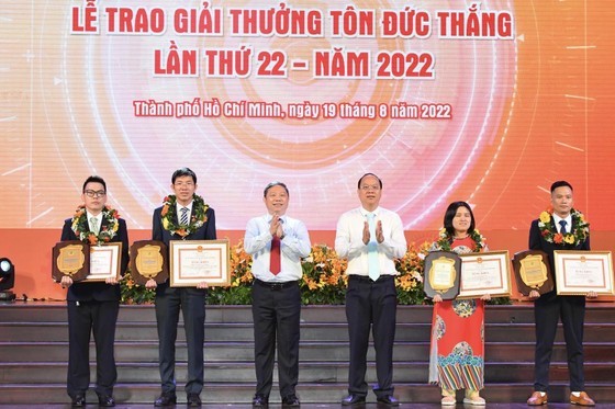 Twenty individuals receive 22nd Ton Duc Thang Award ảnh 4