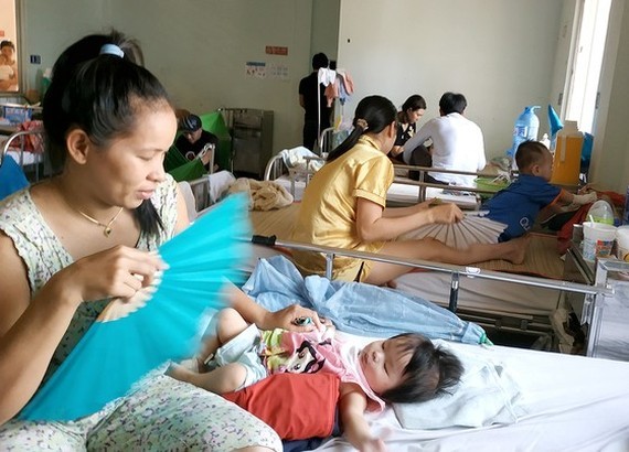 HCMC faces high risk of measles outbreaks overlapping existing diseases ảnh 1