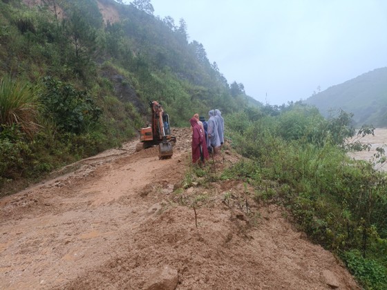 Three people dead and missing, thousands of houses damaged in aftermath of typhoon Noru ảnh 8