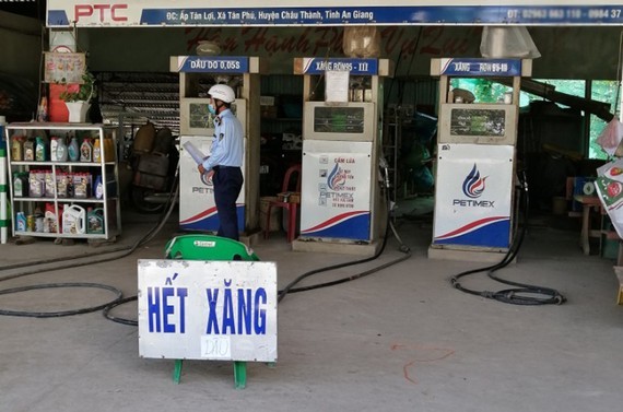 Hundreds of gas stations in Mekong Delta provinces ask to halt operations ảnh 1