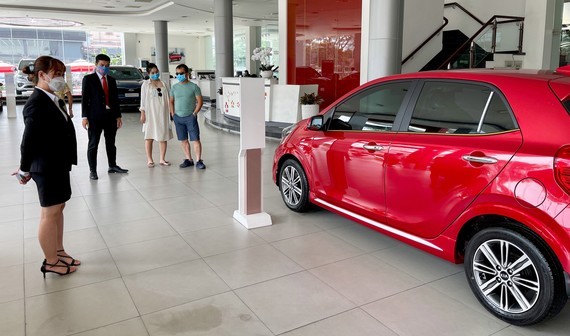 Auto market faces scarcity, car loan tightening at year’s end ảnh 1