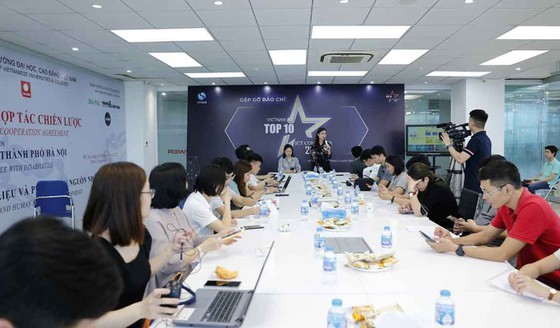 Vietnam TOP-10 ICT Businesses 2021 officially kicked off ảnh 1