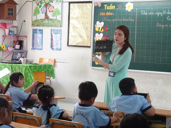 Schools in HCMC to finish second semester by May 15 due to Covid-19 ảnh 1