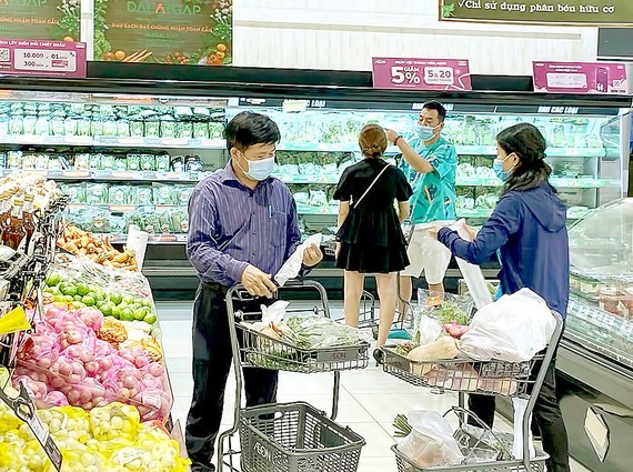 HCMC determinedly reduces plastic waste ảnh 1