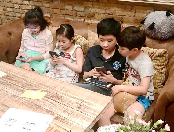 Vietnam preparing policies for safer cyber environment for children ảnh 1
