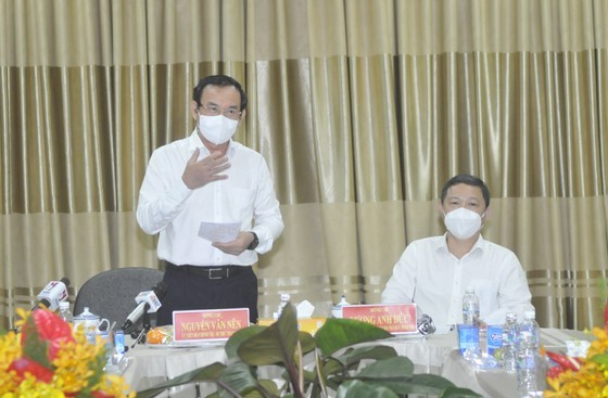 HCMC accompanying businesses to overcome difficulties: City Party Chief ảnh 1