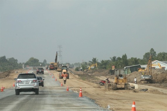 Constant re-planning of transport projects in Vietnam ảnh 1