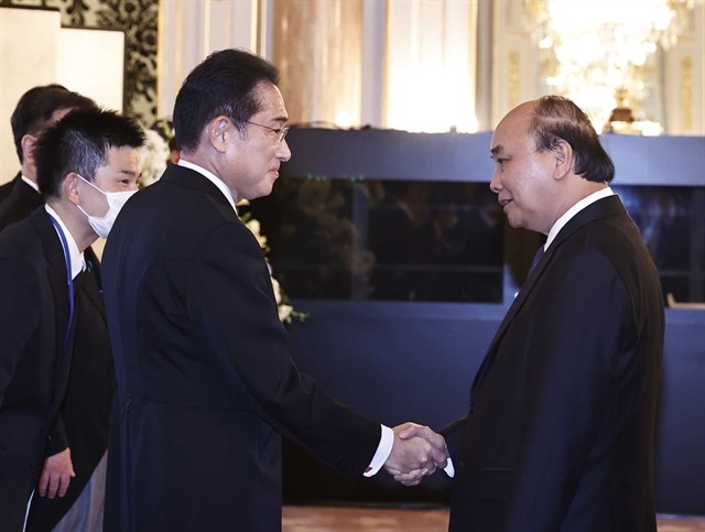 President Phuc pays tributes to former PM Shinzo Abe at State funeral in Tokyo ảnh 3