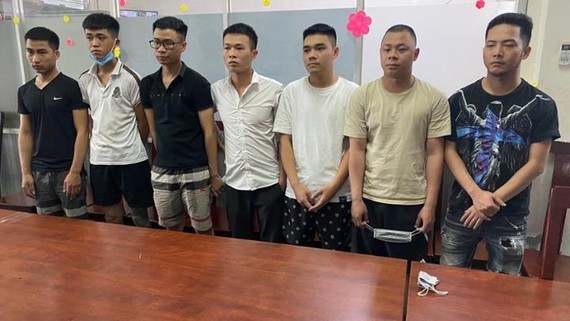 Online loan shark gang found in HCMC, prosecuted ảnh 1