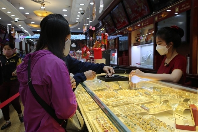 Thị trường Việt Nam tiêu thụ 14 tấn vàng trong quý 2 ảnh 1