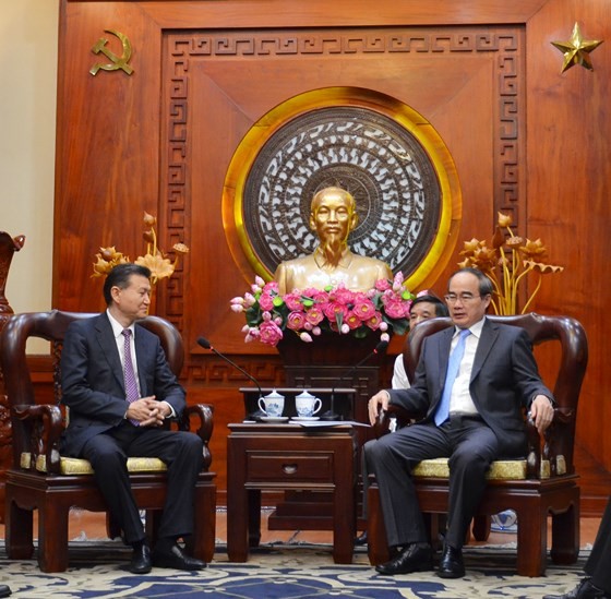 Bí thư Thành ủy TPHCM Nguyễn Thiện Nhân tiếp Chủ tịch Liên đoàn Cờ vua thế giới ảnh 1