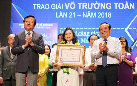 50 nhà giáo tiêu biá»u cá»§a TPHCM ÄÆ°á»£c vinh danh Giải thưá»ng Võ Trưá»ng Toản ảnh 1