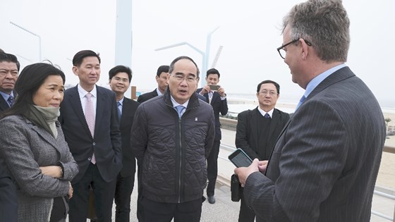 City Party Chief visits Netherlands’ wastewater treatment plant ảnh 2
