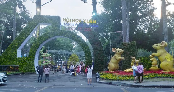 2020 annual Spring Flower Festival attracts over 800,000 visitors ảnh 2