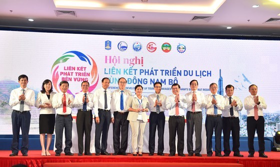 Southeast localities discuss measures to boost linkage in tourism development ảnh 3