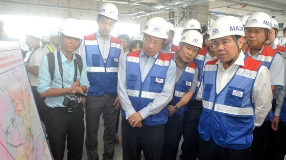 Deputy PM inspects progress of Ben Thanh-Suoi Tien metro line project ảnh 4