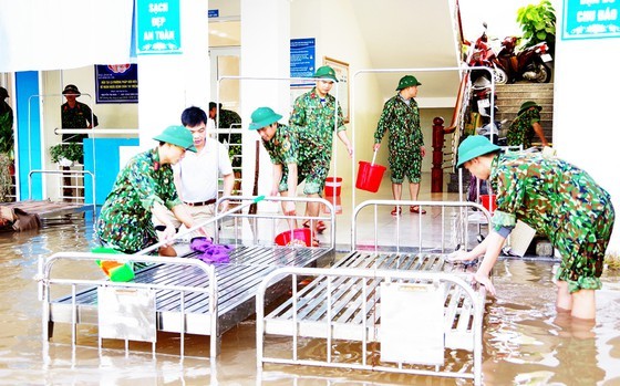 People nationwide extends solidarity with flood victims ảnh 4