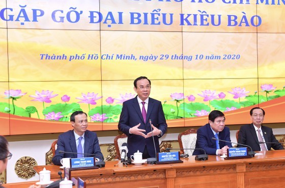 HCMC collects OVs’ opinions on digital transformation, economic development ảnh 6