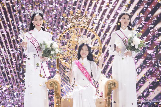 Do Thi Ha wins Miss Vietnam 2020 crown ảnh 1