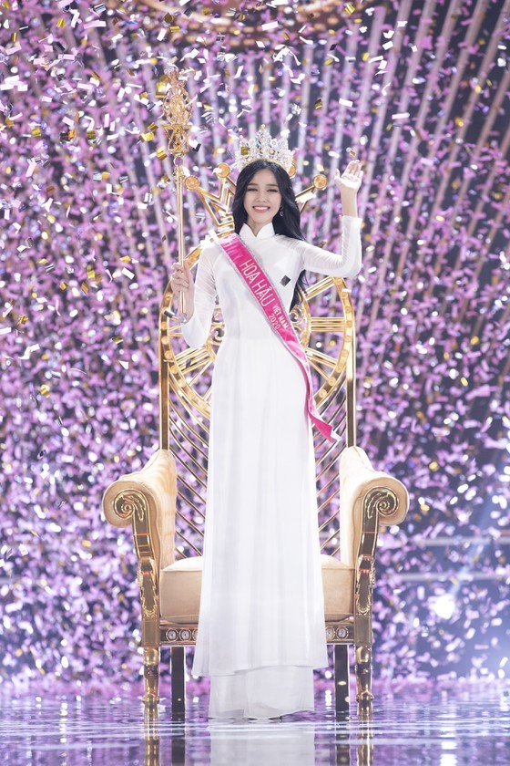Do Thi Ha wins Miss Vietnam 2020 crown ảnh 2
