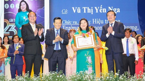 50 outstanding teachers honored with 23rd Vo Truong Toan Awards ảnh 2