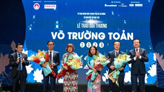 50 outstanding teachers honored with 23rd Vo Truong Toan Awards ảnh 5